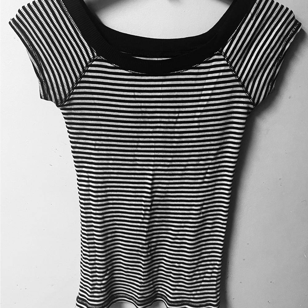 Source Unknown Black and White Striped Tee
